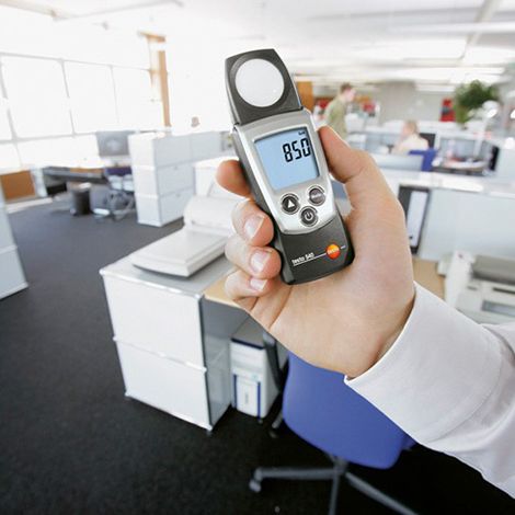 Testo 540 เครื่องวัดค่าความเข้มแสงแบบพกพา (Light & UV)