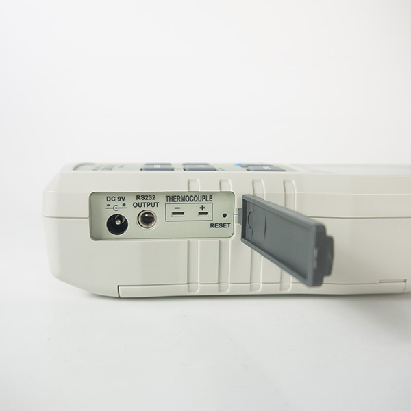 EMC-9400SD ช่องสำหรับเสียบ Adapter, RS-232 และ Thermocouple EMC-9400SD ช่องสำหรับเสียบ Adapter, RS-232 และ Thermocouple