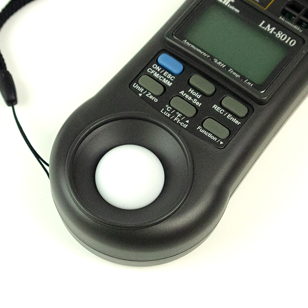 LM-8010 ส่วนของ Light Sensor ใช้ในการวัดแสง LM-8010 ส่วนของ Light Sensor ใช้ในการวัดแสง