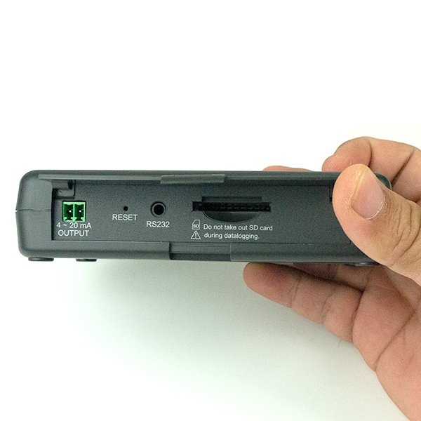 MVB-385SD ช่องสำหรับใส่ SD Card, RS232, Reset และ Plug output MVB-385SD ช่องสำหรับใส่ SD Card, RS232, Reset และ Plug output