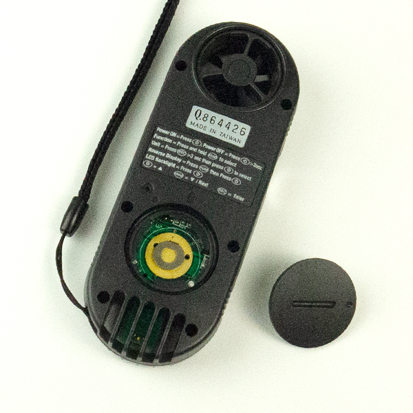SP-7000 ช่องเปิดสำหรับใส่แบตเตอรี่ CR2032 SP-7000 ช่องเปิดสำหรับใส่แบตเตอรี่ CR2032