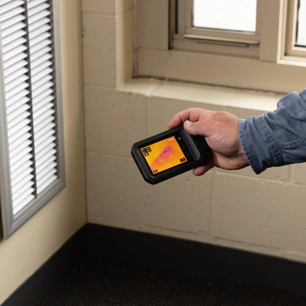 FLIR C8 กล้องถ่ายภาพความร้อนแบบพกพา ความละเอียด 320×240 px เชื่อมต่อ Wi-Fi | Max 450°C FLIR C8 กล้องถ่ายภาพความร้อนแบบพกพา ความละเอียด 320×240 px เชื่อมต่อ Wi-Fi | Max 450°C