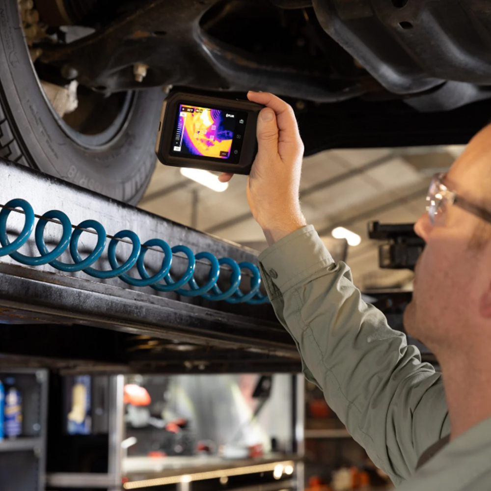 FLIR C8 กล้องถ่ายภาพความร้อนแบบพกพา ความละเอียด 320×240 px เชื่อมต่อ Wi-Fi | Max 450°C FLIR C8 กล้องถ่ายภาพความร้อนแบบพกพา ความละเอียด 320×240 px เชื่อมต่อ Wi-Fi | Max 450°C