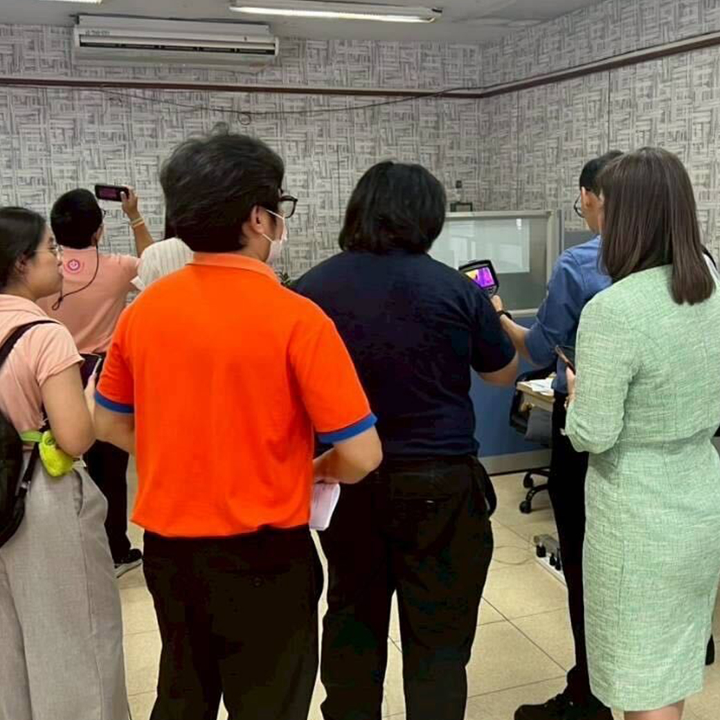 การอบรมการใช้กล้องถ่ายภาพความร้อน เพื่อการตรวจสอบอาคารเพื่อบรรลุเป้าหมาย ZEB/ZEH ในประเทศไทย (กรมพัฒนาพลังงานทดแทนและอนุรักษ์พลังงาน (พพ.) กระทรวงพลังงาน)