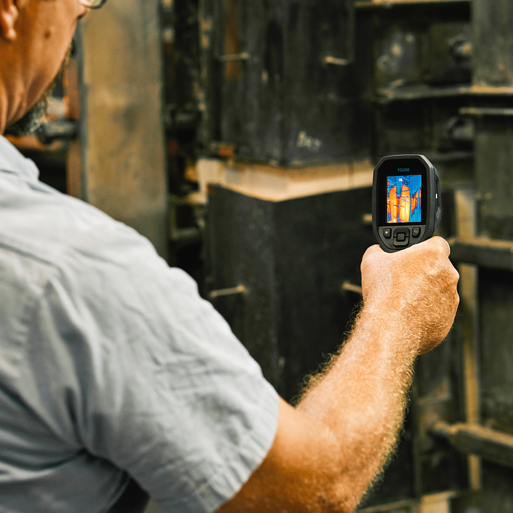 FLIR TG298 กล้องถ่ายภาพความร้อนอุตสาหกรรม High Temperature Spot Thermal Camera (IR Resolution 160 × 120 pixels)
FLIR TG298 กล้องถ่ายภาพความร้อนอุตสาหกรรม High Temperature Spot Thermal Camera (IR Resolution 160 × 120 pixels)