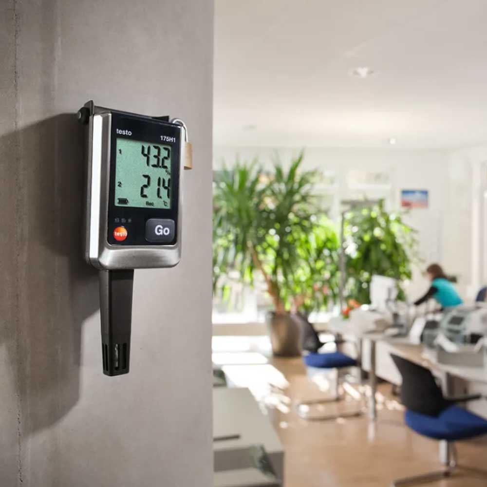 TESTO 175-H1 Temperature & Humidity Data Logger เครื่องบันทึกอุณหภูมิและความชื้น พร้อมเซนเซอร์ภายนอก
TESTO 175-H1 Temperature & Humidity Data Logger เครื่องบันทึกอุณหภูมิและความชื้น พร้อมเซนเซอร์ภายนอก