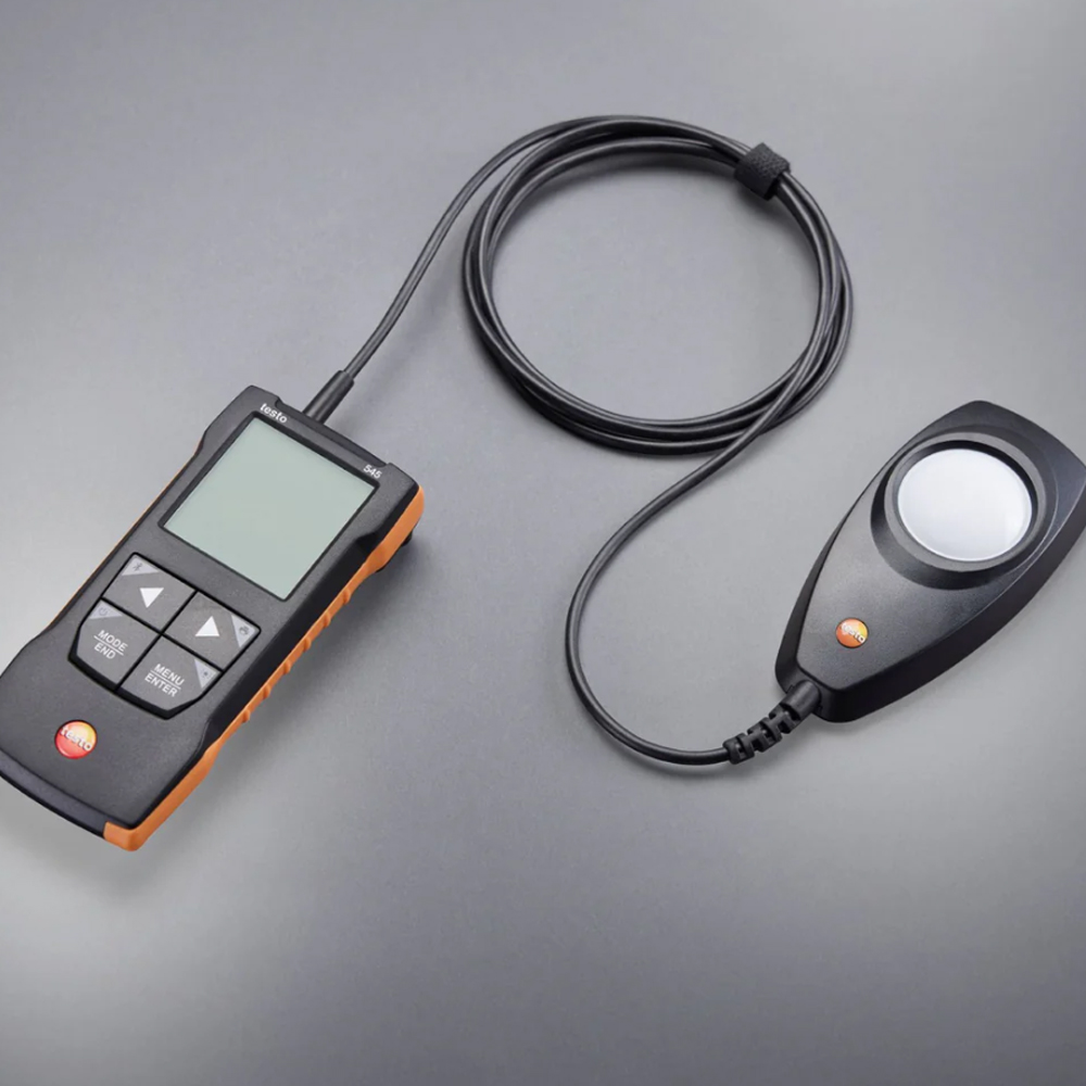 Testo 545 เครื่องวัดความสว่าง Lux Meter พร้อมเชื่อมต่อแอปและระบบแจ้งเตือน 