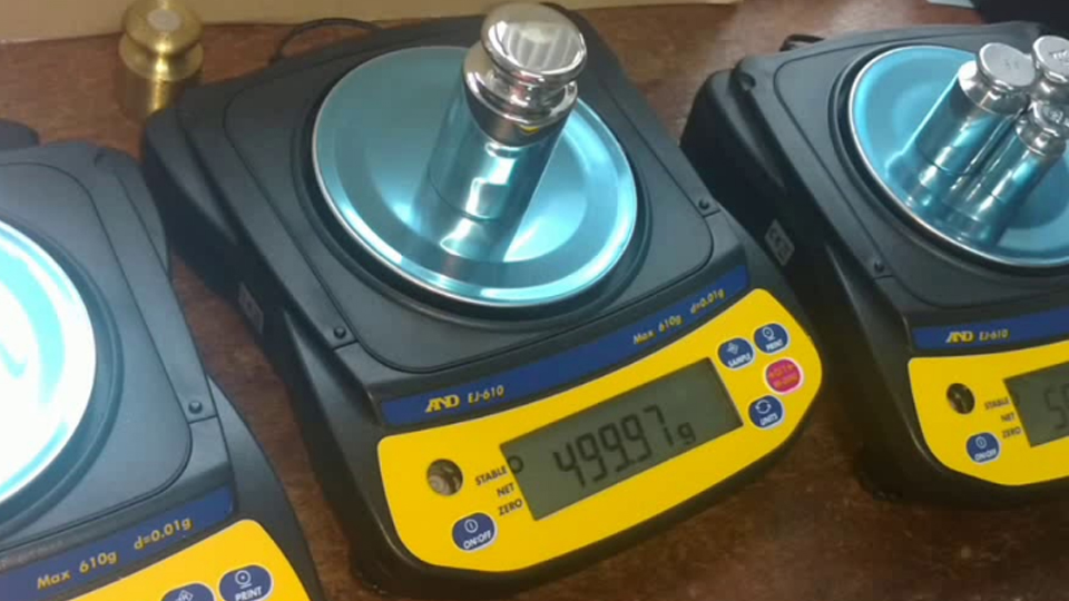 AND EJ-610 เครื่องชั่งน้ำหนักดิจิตอล | Max.610g AND EJ-610 เครื่องชั่งน้ำหนักดิจิตอล | Max.610g