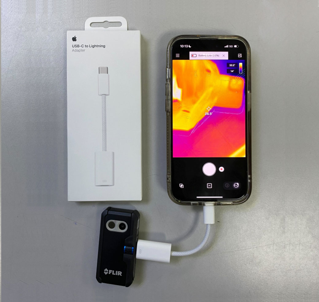 USB-C to Lightning Adapter USB-C to Lightning Adapter