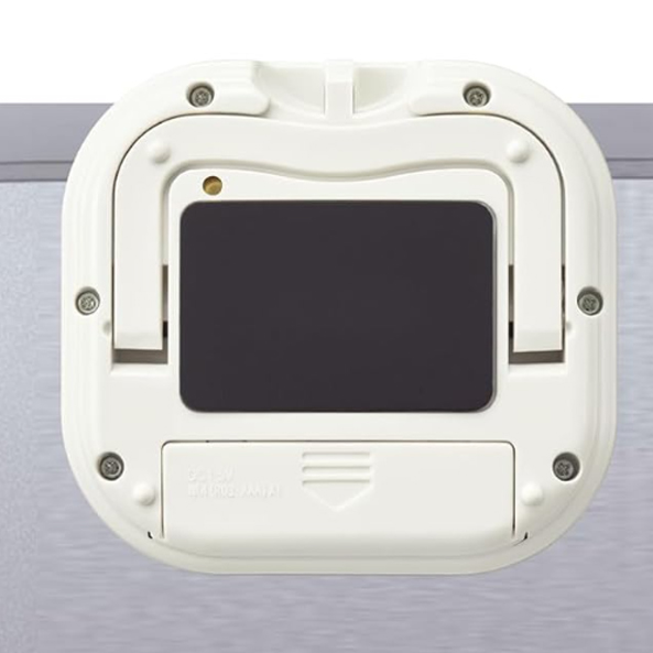 มีแถบแม่เหล็กติดตู้เย็น ด้านหลัง  มีแถบแม่เหล็กติดตู้เย็น ด้านหลัง